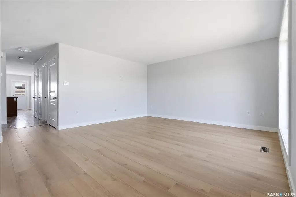 741 Glenview Cove Martensville SK S0K 0A2
