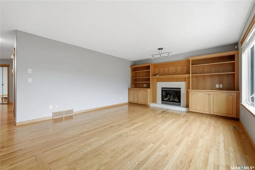 9382 Wascana Mews Regina SK S4V 2W4