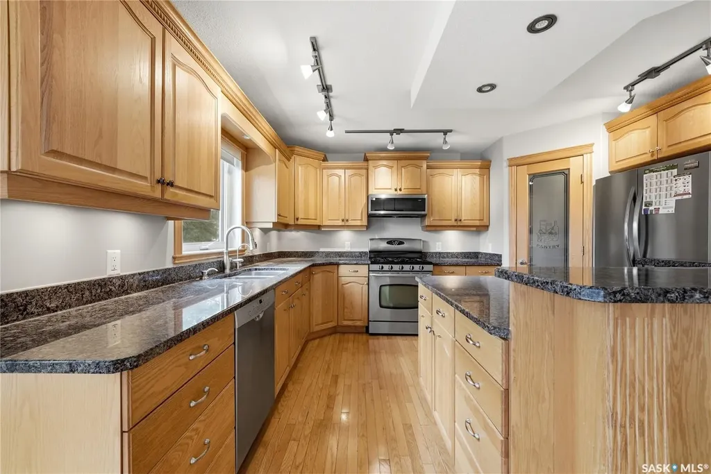 9382 Wascana Mews Regina SK S4V 2W4