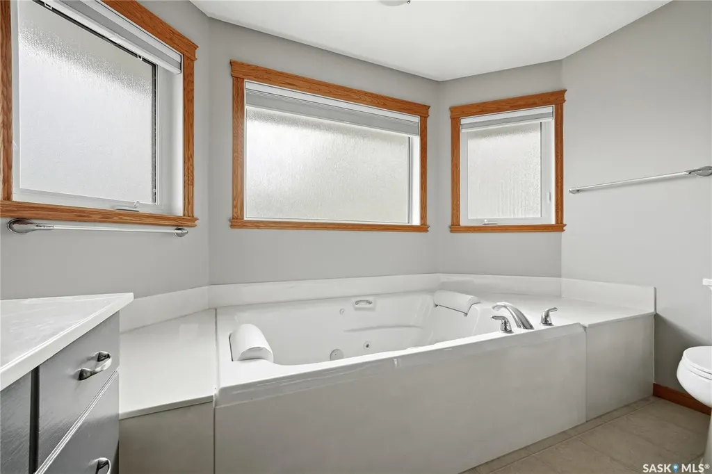 9382 Wascana Mews Regina SK S4V 2W4