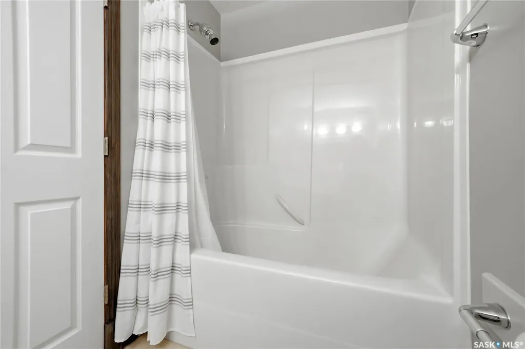 9382 Wascana Mews Regina SK S4V 2W4
