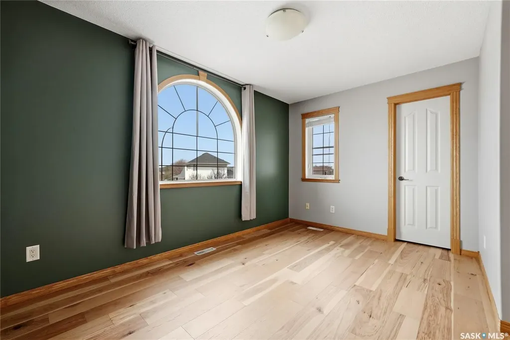 9382 Wascana Mews Regina SK S4V 2W4