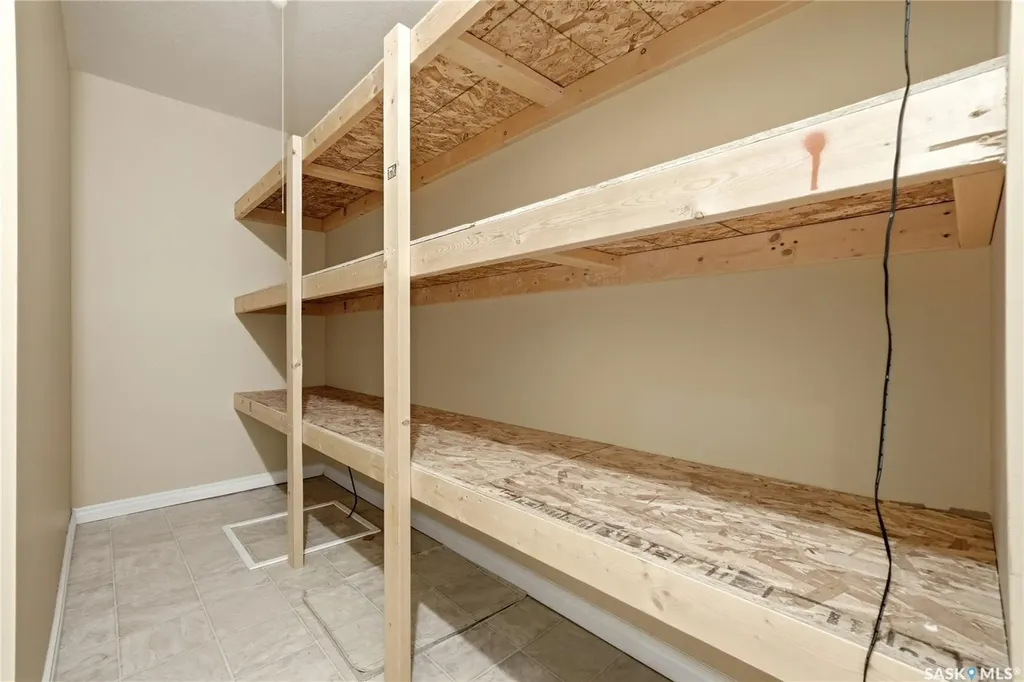 9382 Wascana Mews Regina SK S4V 2W4