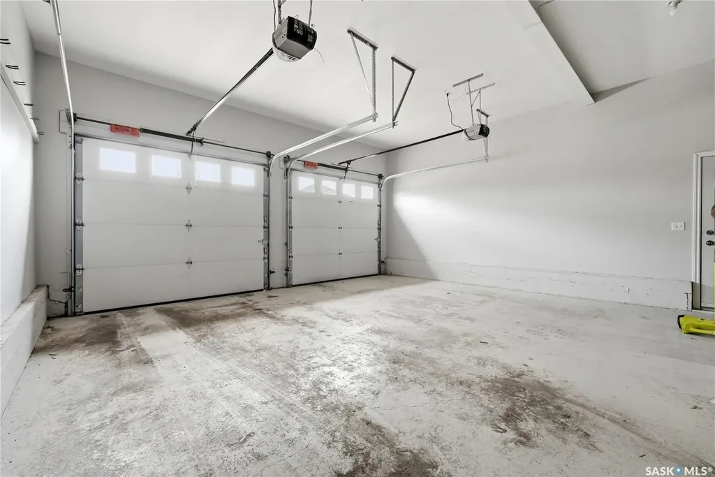 9382 Wascana Mews Regina SK S4V 2W4