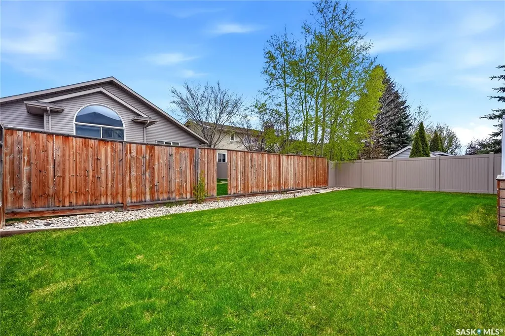 9382 Wascana Mews Regina SK S4V 2W4