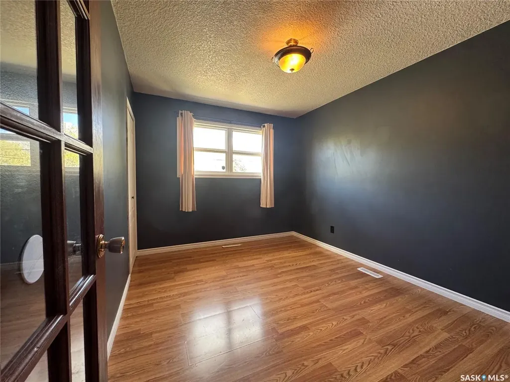 646 Retallack Street Regina SK S4T 2G4