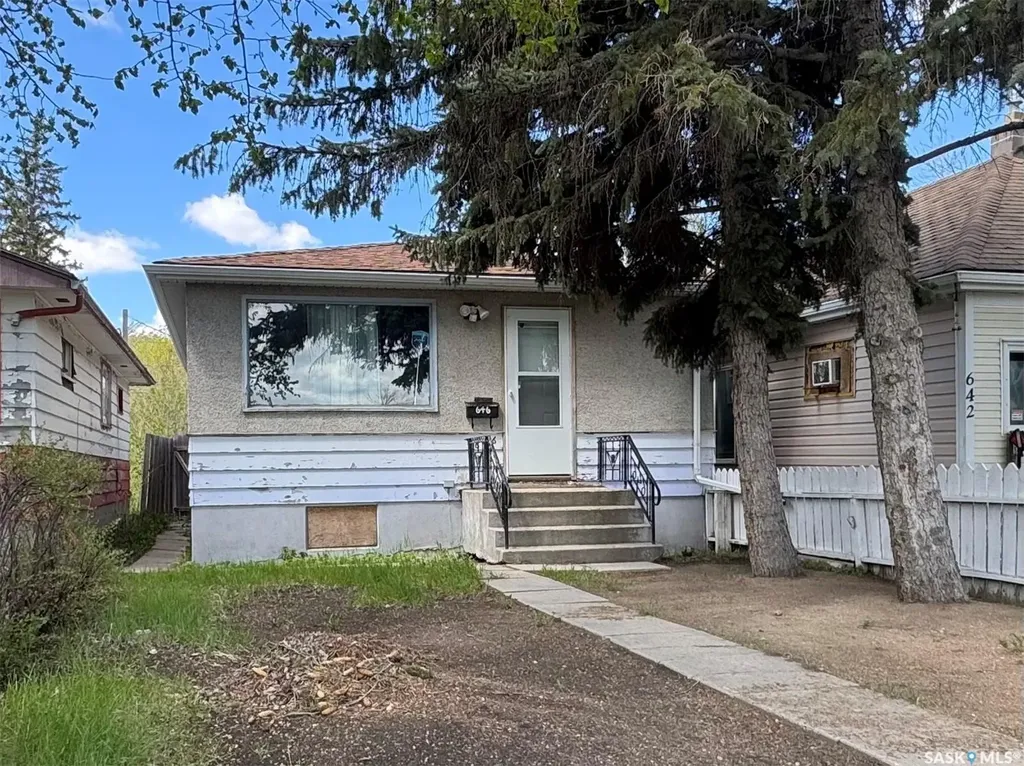 646 Retallack Street Regina SK S4T 2G4