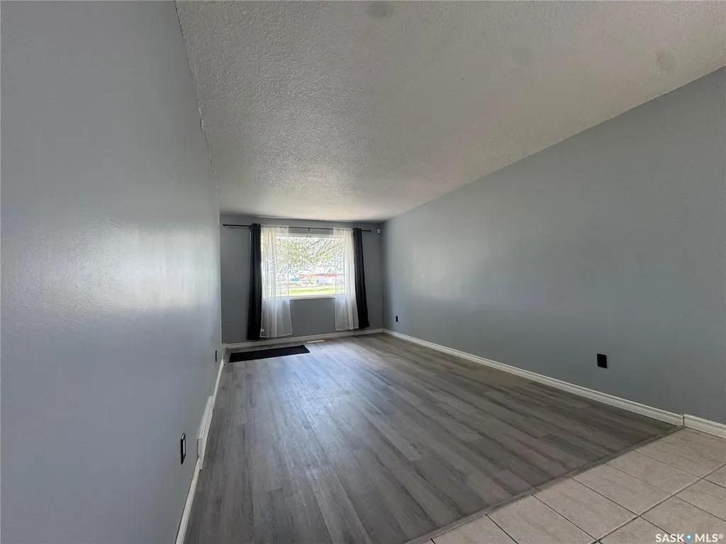646 Retallack Street Regina SK S4T 2G4