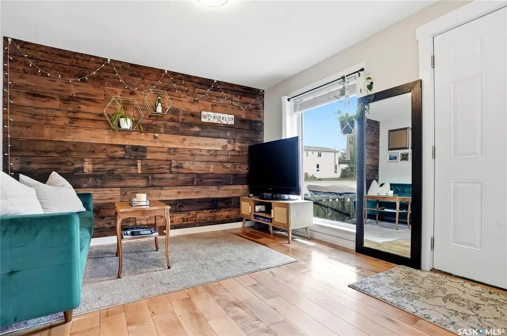 505 F Avenue S Saskatoon SK S7M 1T6