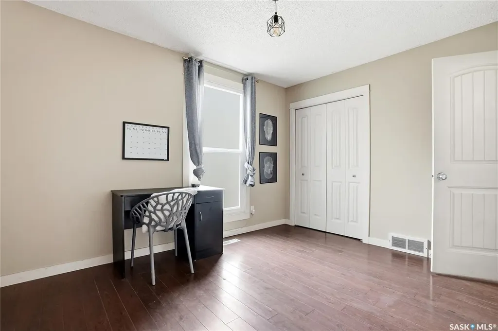 405 St Laurent Crescent Saskatoon SK S7L 4X3