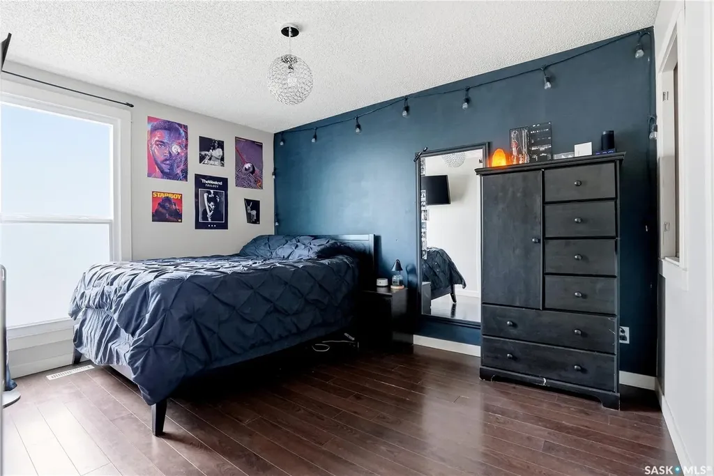 405 St Laurent Crescent Saskatoon SK S7L 4X3