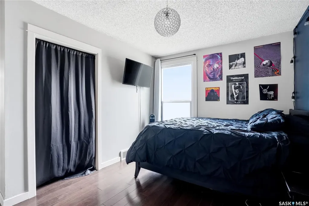 405 St Laurent Crescent Saskatoon SK S7L 4X3