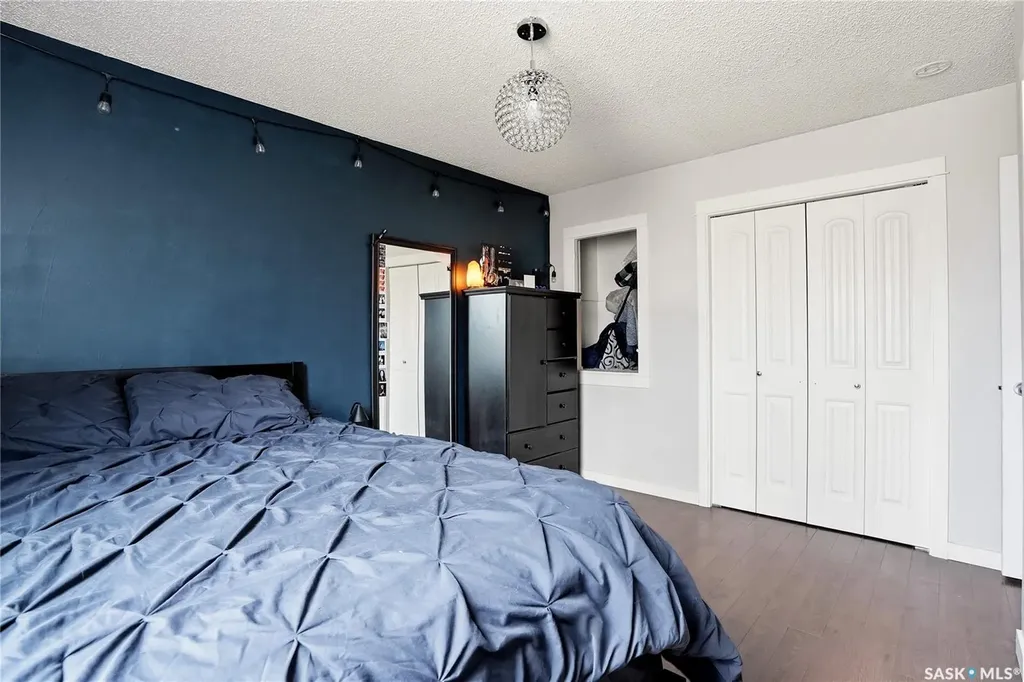 405 St Laurent Crescent Saskatoon SK S7L 4X3