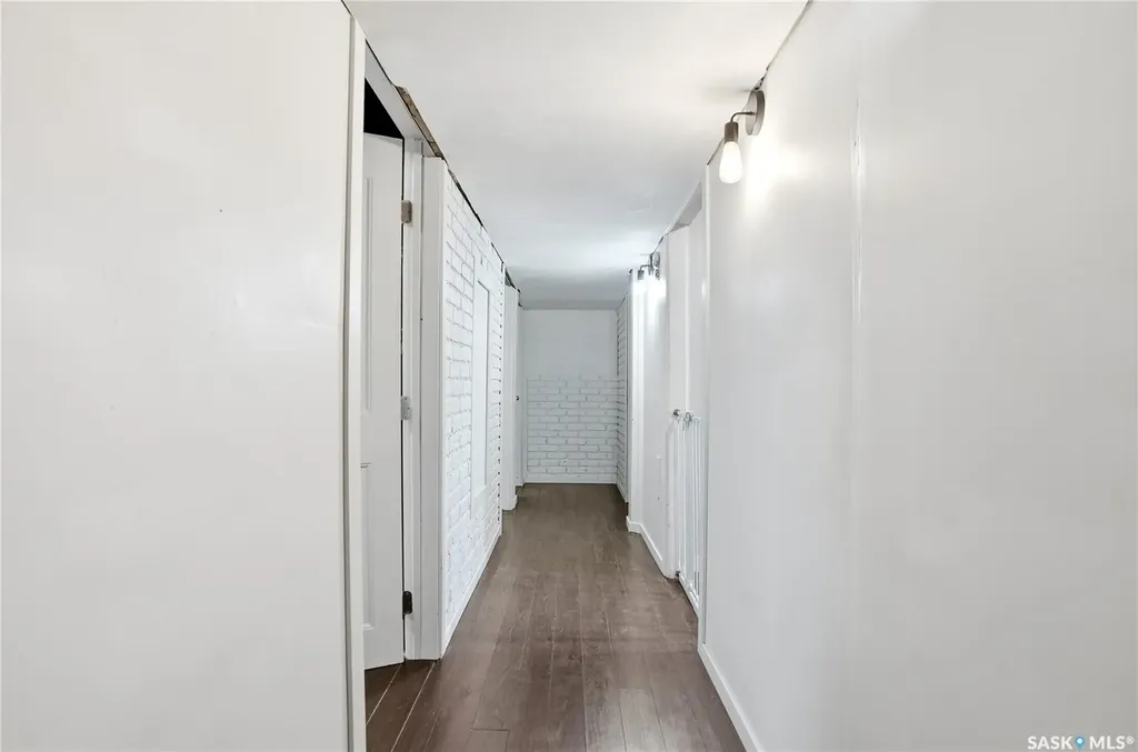 405 St Laurent Crescent Saskatoon SK S7L 4X3