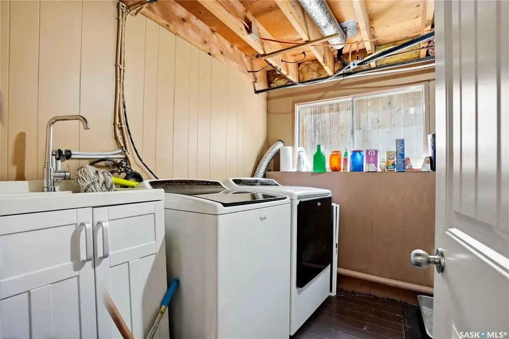 405 St Laurent Crescent Saskatoon SK S7L 4X3