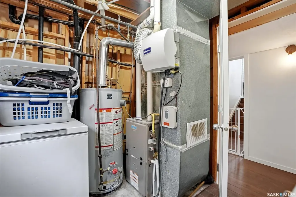 405 St Laurent Crescent Saskatoon SK S7L 4X3