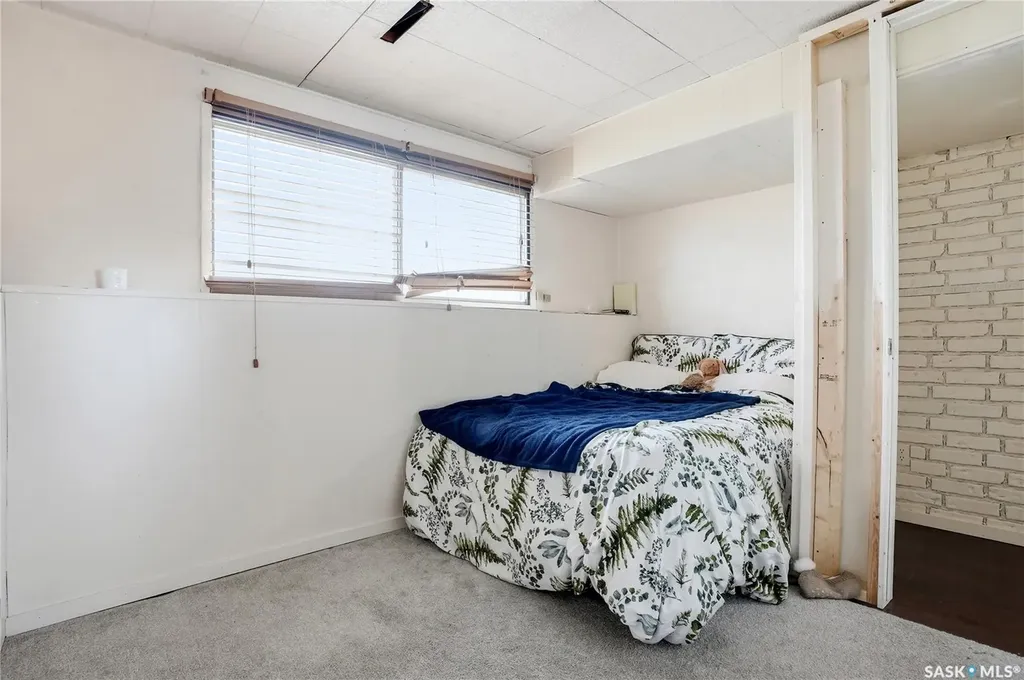 405 St Laurent Crescent Saskatoon SK S7L 4X3