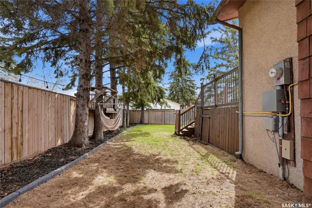 405 St Laurent Crescent Saskatoon SK S7L 4X3