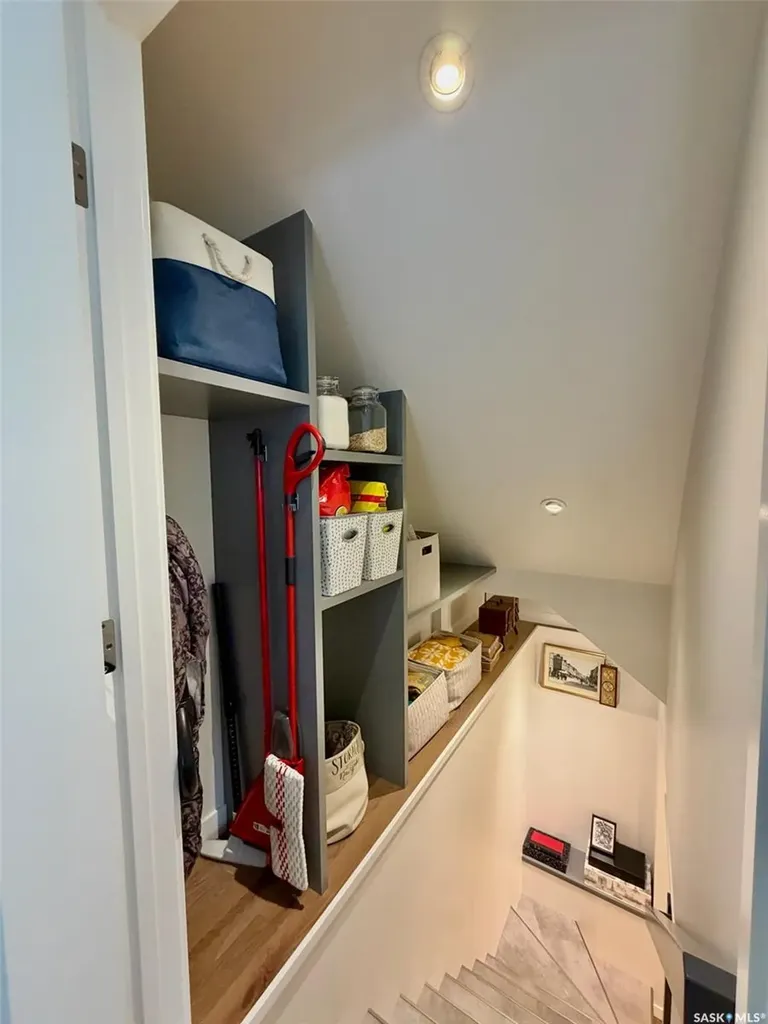607 K Avenue S Saskatoon SK S7M 2E4