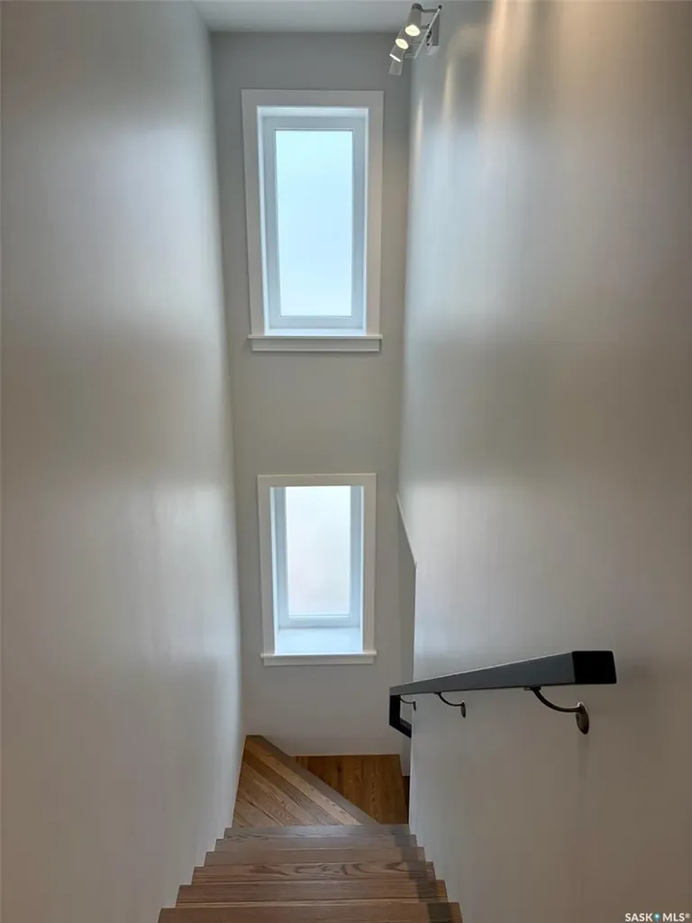 607 K Avenue S Saskatoon SK S7M 2E4