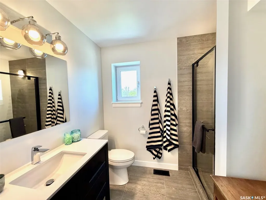 607 K Avenue S Saskatoon SK S7M 2E4