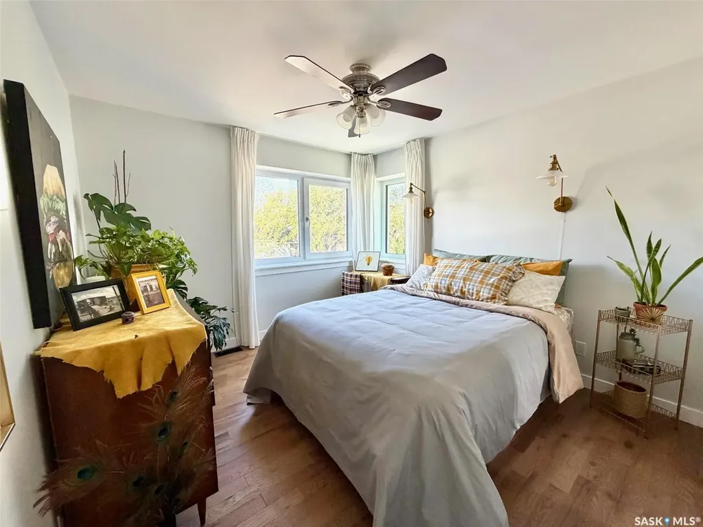 607 K Avenue S Saskatoon SK S7M 2E4