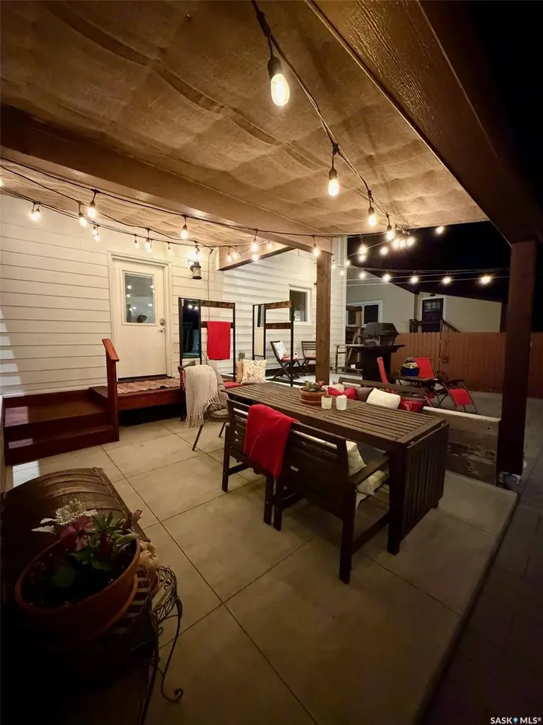 607 K Avenue S Saskatoon SK S7M 2E4