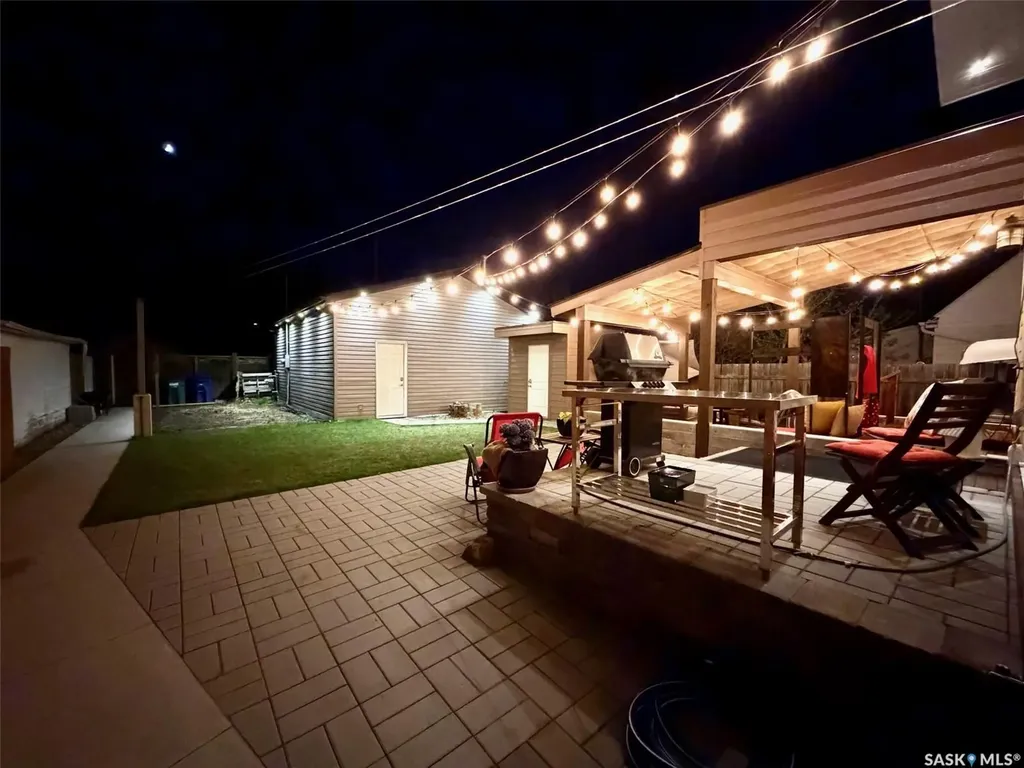607 K Avenue S Saskatoon SK S7M 2E4
