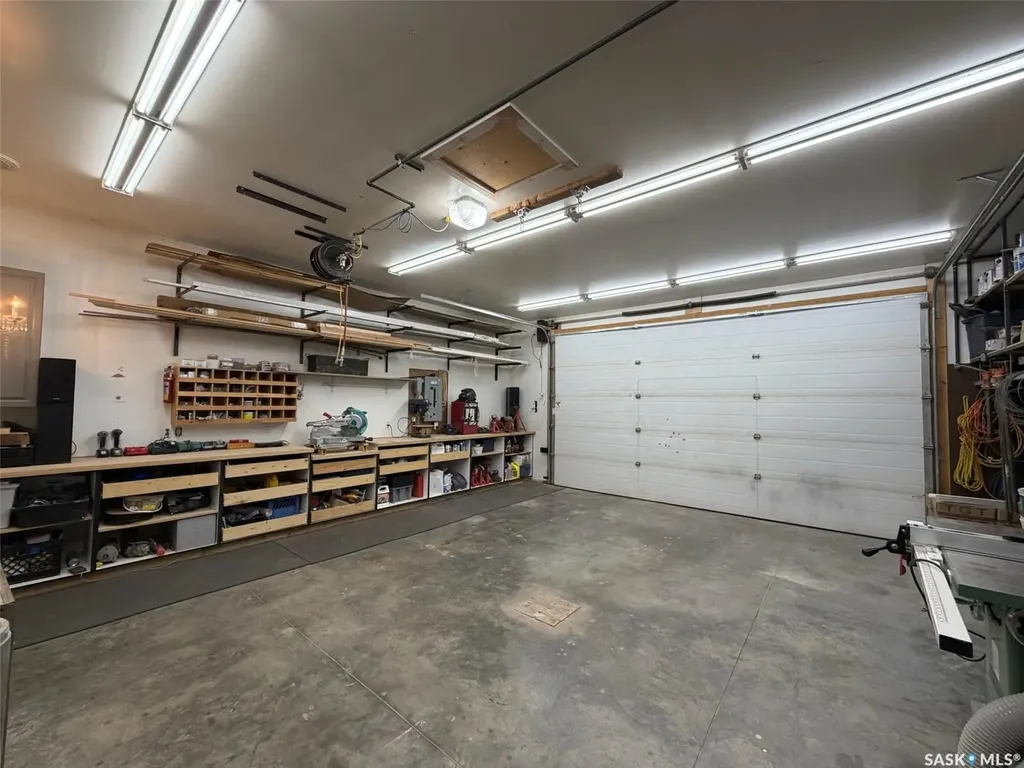 607 K Avenue S Saskatoon SK S7M 2E4