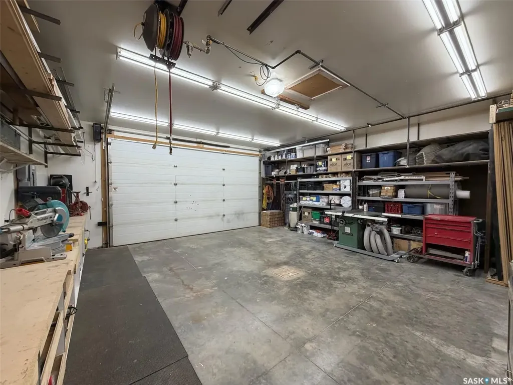 607 K Avenue S Saskatoon SK S7M 2E4