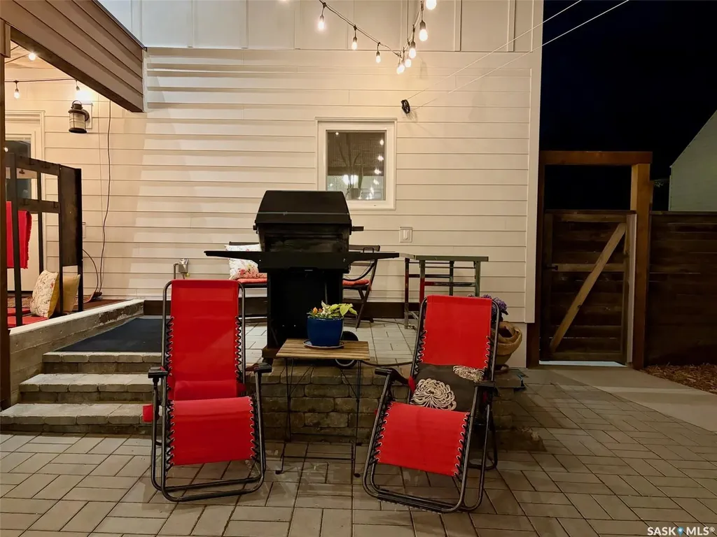 607 K Avenue S Saskatoon SK S7M 2E4