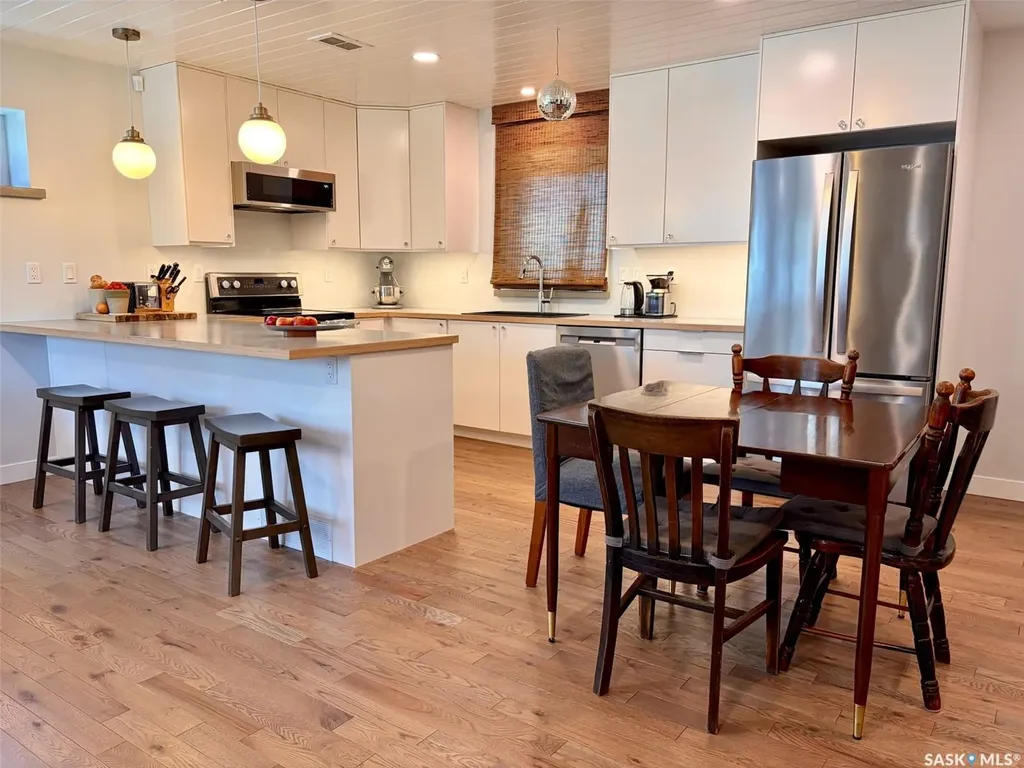 607 K Avenue S Saskatoon SK S7M 2E4