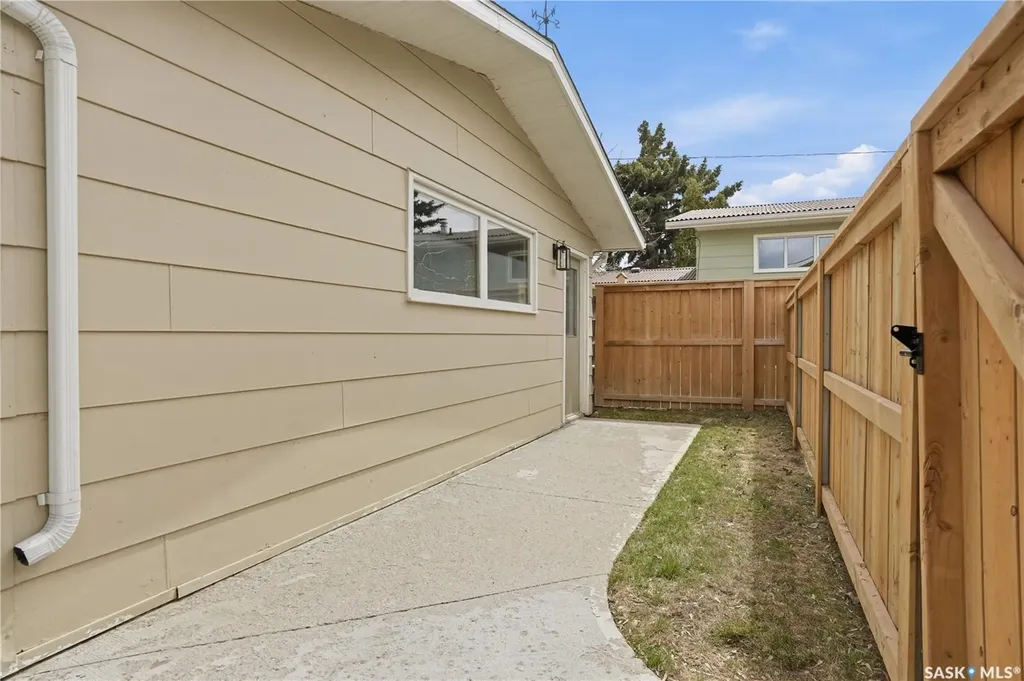 107 Valleyview Drive Caronport SK S0H 0S0
