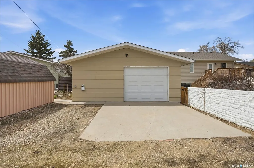 107 Valleyview Drive Caronport SK S0H 0S0