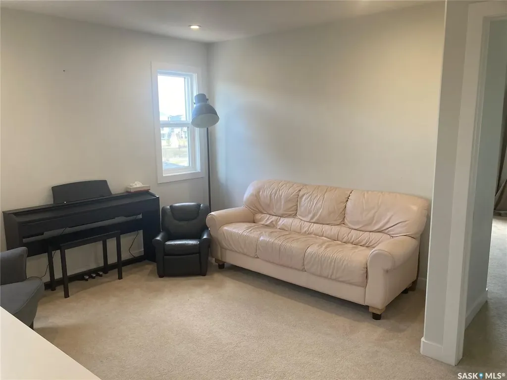 1312 Parr Hill Drive Martensville SK S0K 2T1