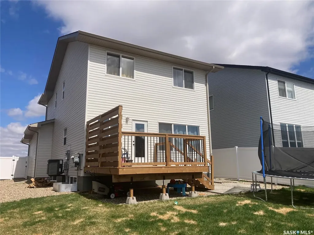 1312 Parr Hill Drive Martensville SK S0K 2T1