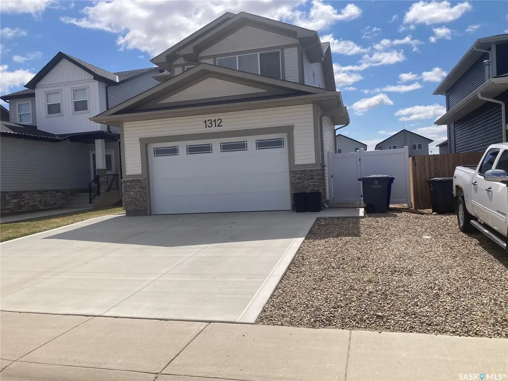 1312 Parr Hill Drive Martensville SK S0K 2T1