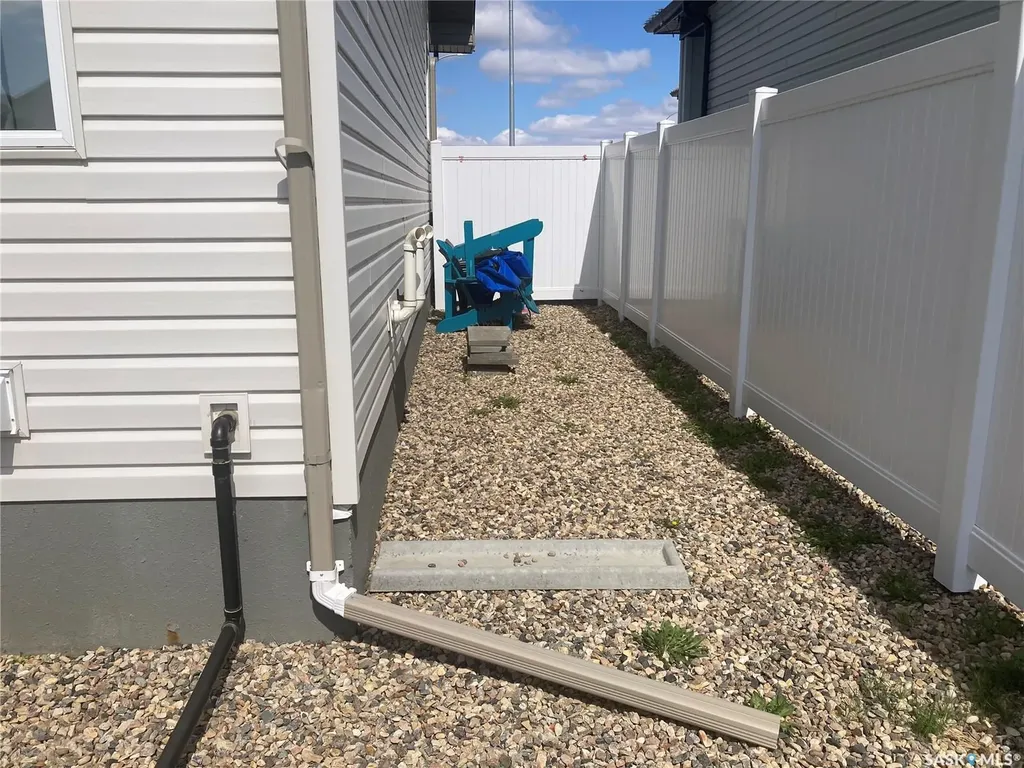 1312 Parr Hill Drive Martensville SK S0K 2T1