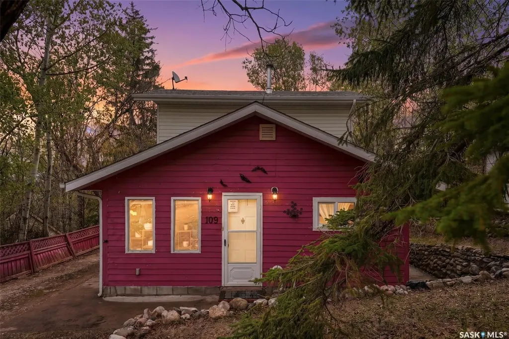 107-109 Shawondasse Drive Manitou Beach SK S0K 4T1