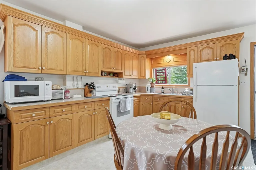 107-109 Shawondasse Drive Manitou Beach SK S0K 4T1