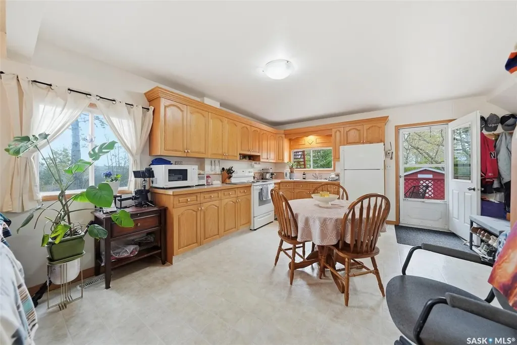107-109 Shawondasse Drive Manitou Beach SK S0K 4T1