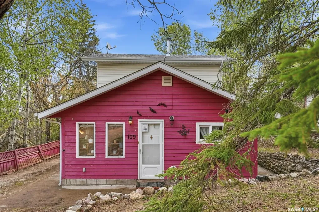 107-109 Shawondasse Drive Manitou Beach SK S0K 4T1