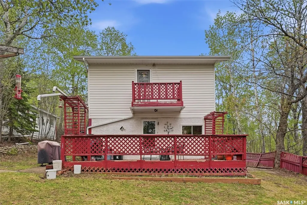 107-109 Shawondasse Drive Manitou Beach SK S0K 4T1