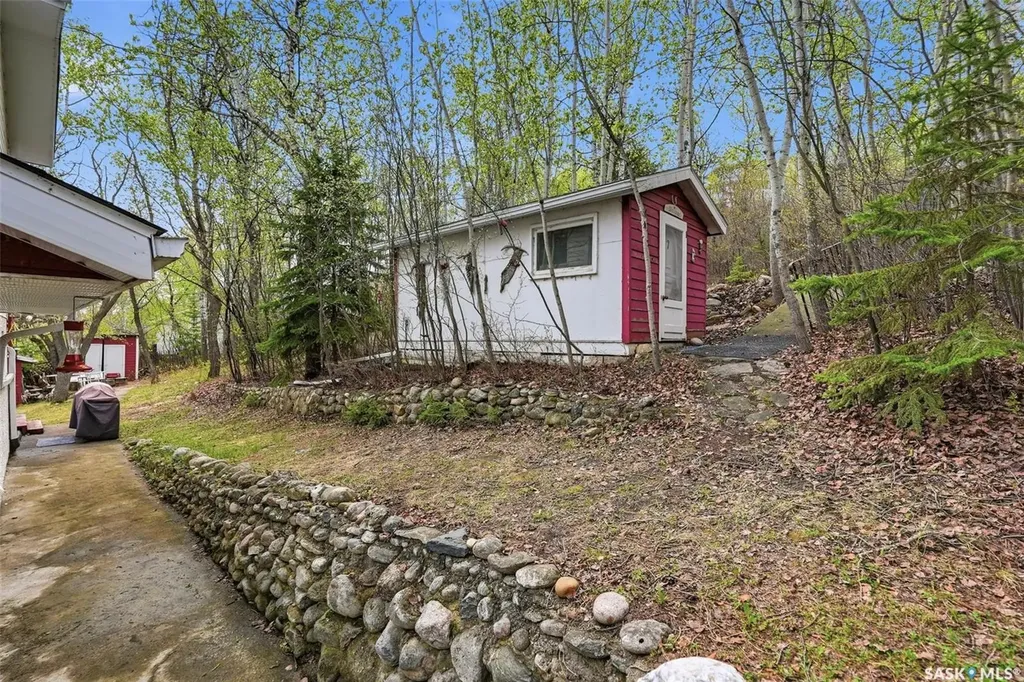 107-109 Shawondasse Drive Manitou Beach SK S0K 4T1