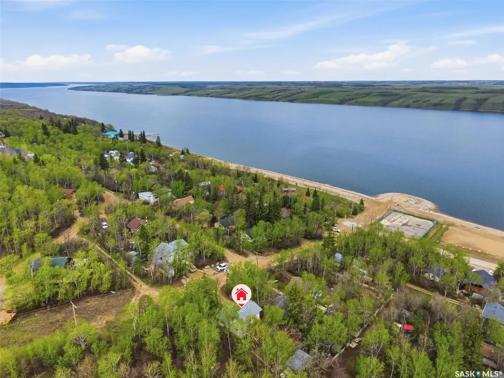 107-109 Shawondasse Drive Manitou Beach SK S0K 4T1