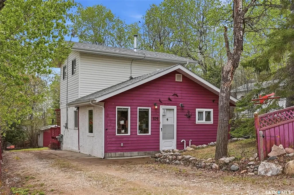 107-109 Shawondasse Drive Manitou Beach SK S0K 4T1