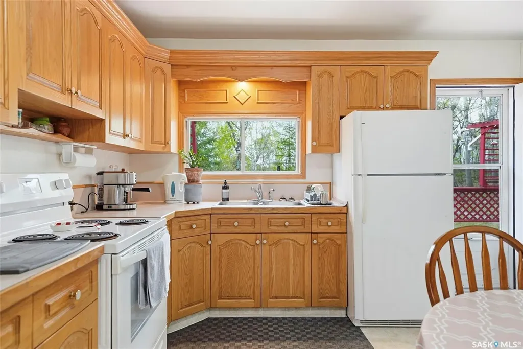 107-109 Shawondasse Drive Manitou Beach SK S0K 4T1