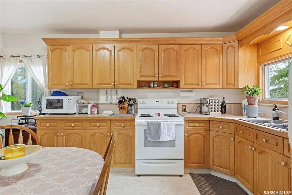 107-109 Shawondasse Drive Manitou Beach SK S0K 4T1