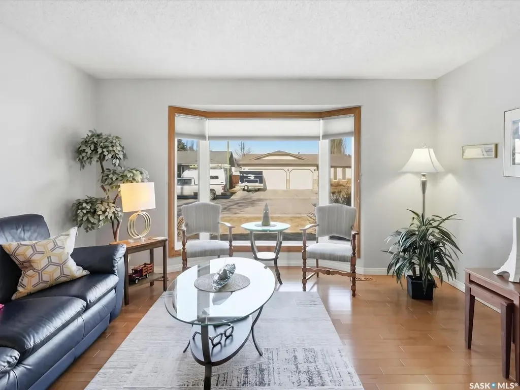 106 Jan Crescent Saskatoon SK S7J 4T5