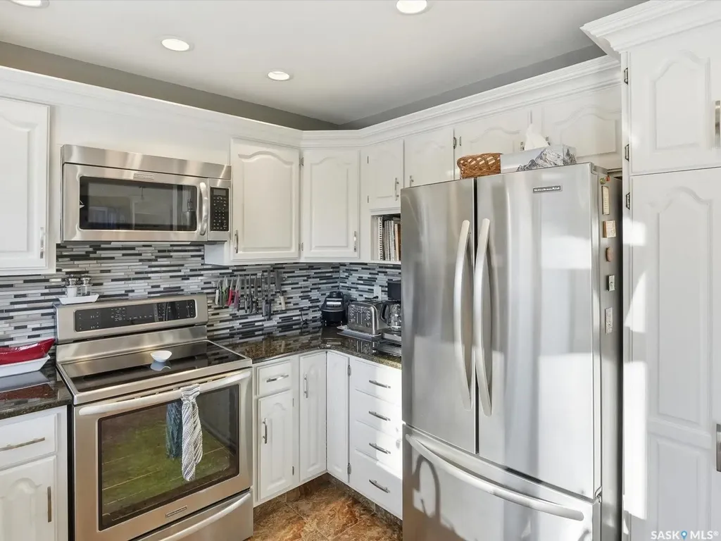 106 Jan Crescent Saskatoon SK S7J 4T5